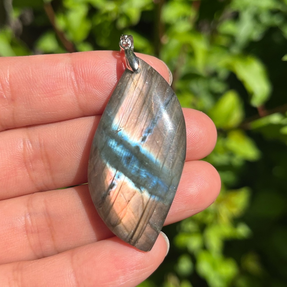 Silver‎ plated orange labradorite pendant 1698